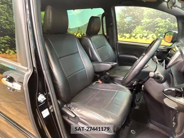 Toyota VOXY 2020-05 394973-8