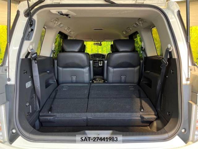 Nissan ELGRAND 2015-08 268338-11