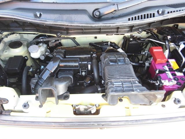 Suzuki SPACIA 2019-12 182228-25