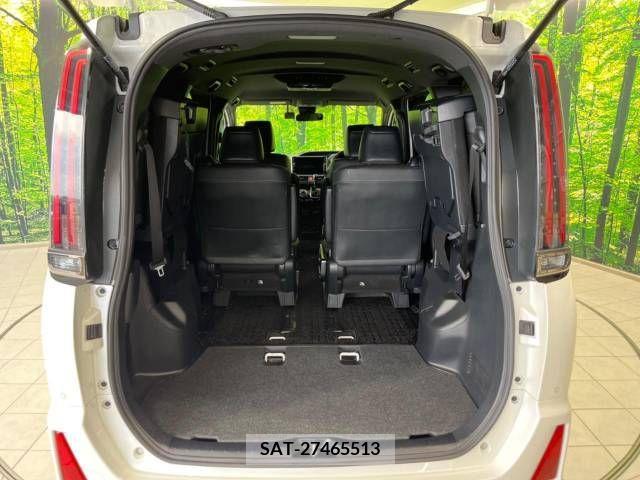 Toyota NOAH 2020-12 375822-11