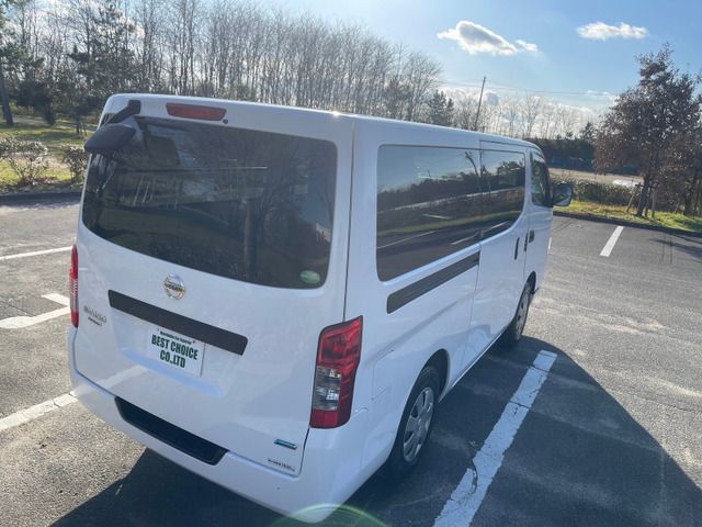 Nissan NV350 Caravan 2014-10 184235-17