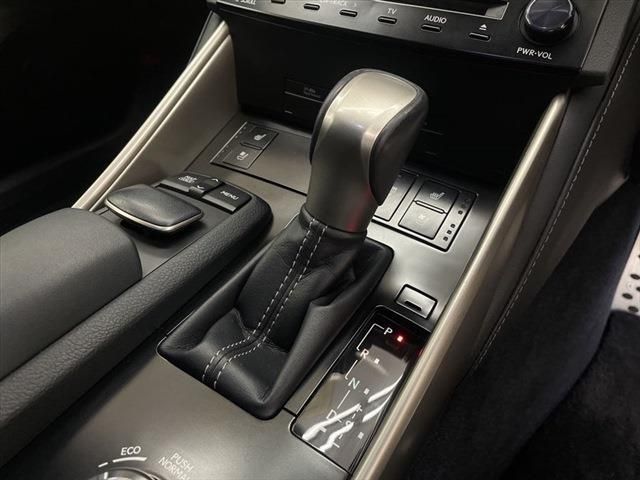 Lexus IS 2013-06 194380-25