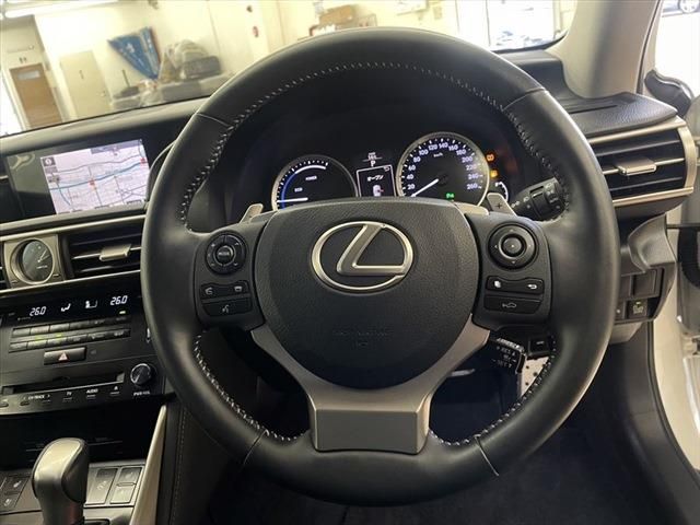 Lexus IS 2013-06 194380-24