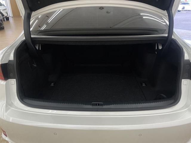Lexus IS 2013-06 194380-23