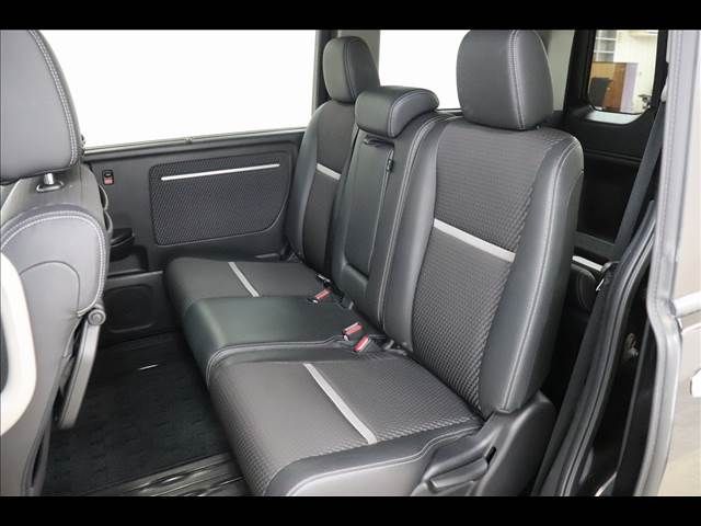 Honda e 2015-12 6410-11