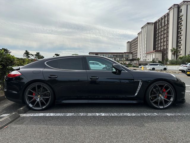 Porsche PANAMERA 2011-09 18525-2