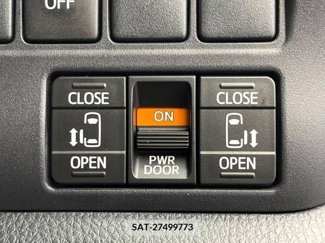 Toyota ESQUIRE 2015-04 321430-3