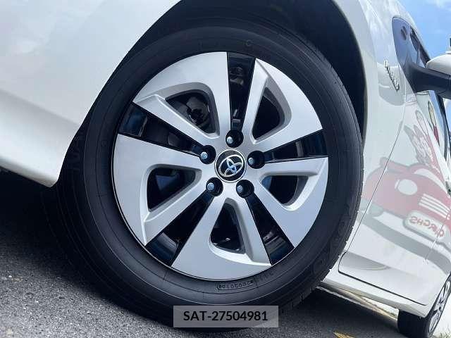 Toyota PRIUS 2016-12 282149-3