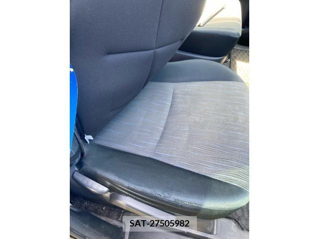 Toyota NOAH 2010-07 392838-12
