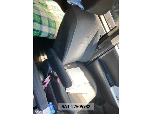 Toyota NOAH 2010-07 392838-14