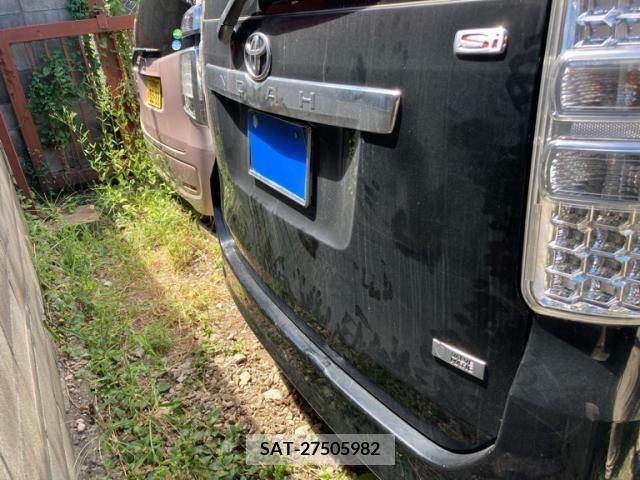 Toyota NOAH 2010-07 392838-5