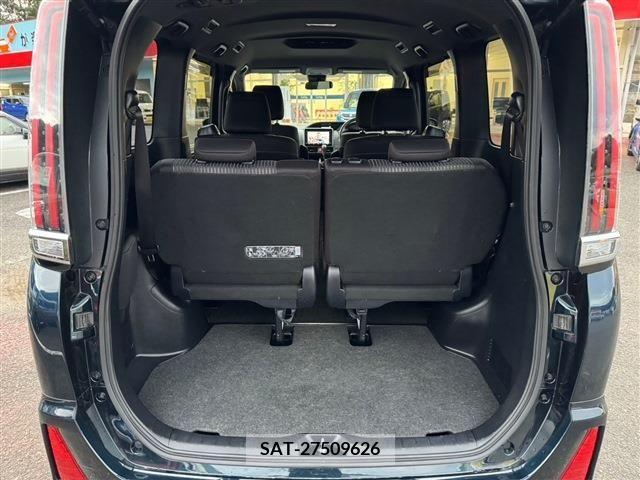 Toyota NOAH 2017-08 204570-14