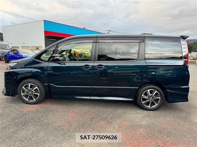 Toyota NOAH 2017-08 204570-12