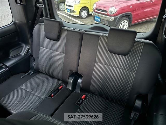 Toyota NOAH 2017-08 204570-4