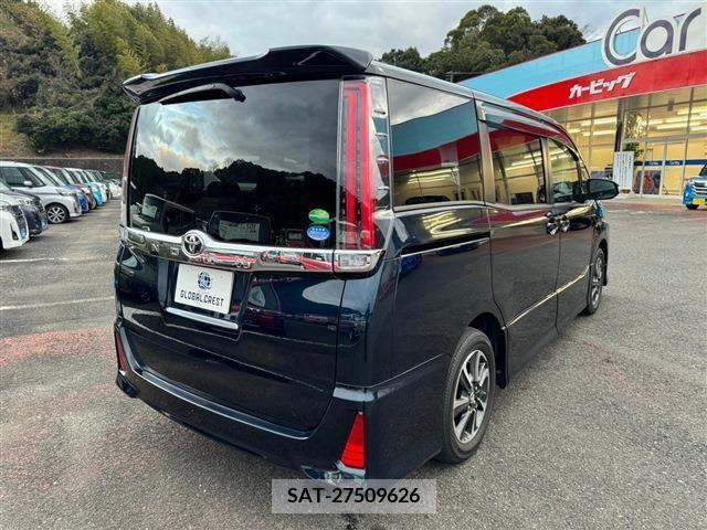 Toyota NOAH 2017-08 204570-9