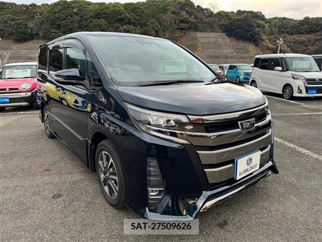 Toyota NOAH 2017-08 204570-7