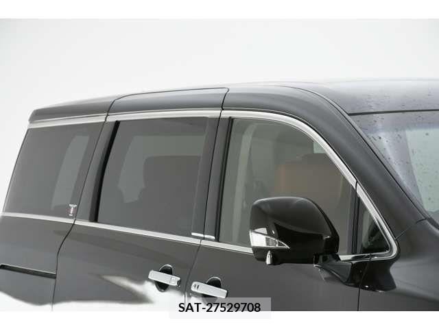 Nissan ELGRAND 2018-05 380645-3