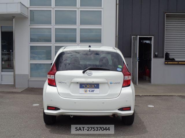 Nissan NOTE 2018-02 305429-23
