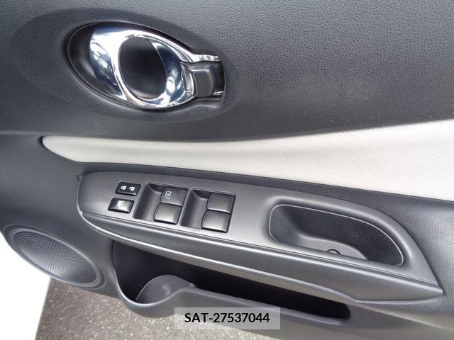 Nissan NOTE 2018-02 305429-24