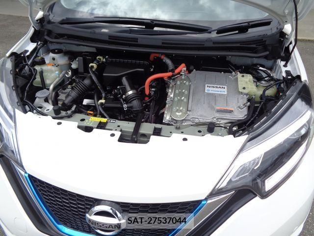 Nissan NOTE 2018-02 305429-19