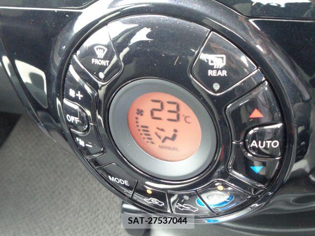 Nissan NOTE 2018-02 305429-8