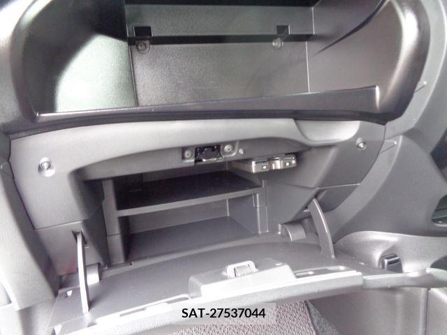 Nissan NOTE 2018-02 305429-10