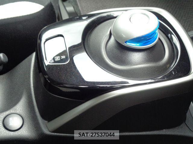 Nissan NOTE 2018-02 305429-9