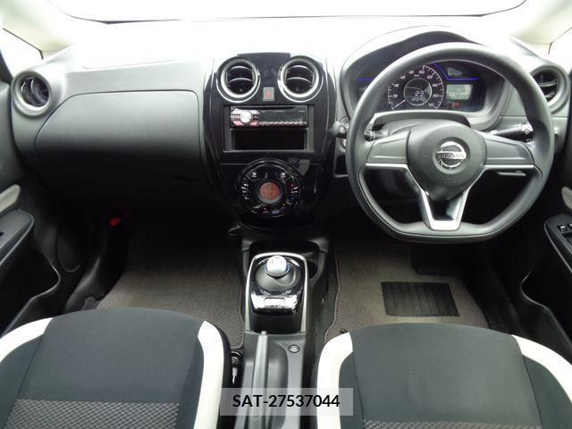 Nissan NOTE 2018-02 305429-1