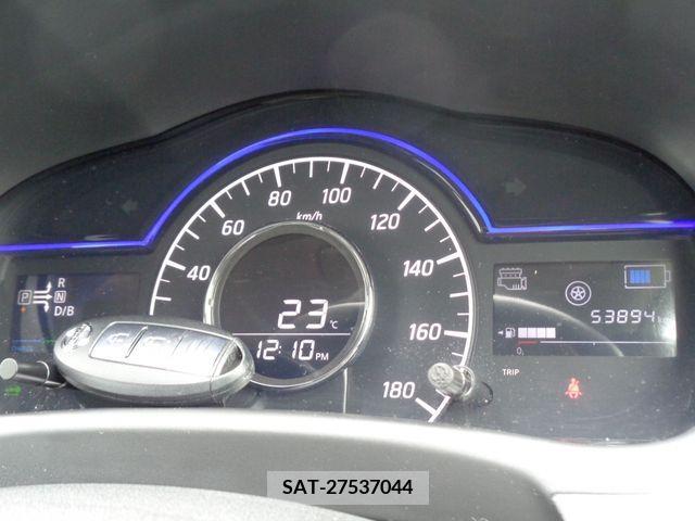 Nissan NOTE 2018-02 305429-6