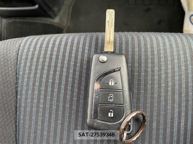 Toyota VOXY 2020-03 208510-23