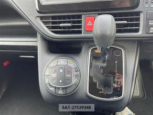 Toyota VOXY 2020-03 208510-18