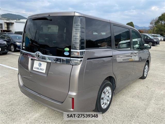 Toyota VOXY 2020-03 208510-9