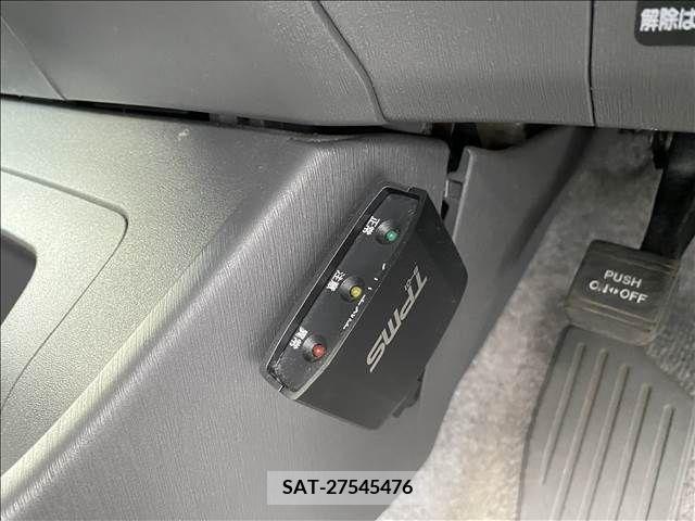 Toyota PRIUS 2011-12 220610-12
