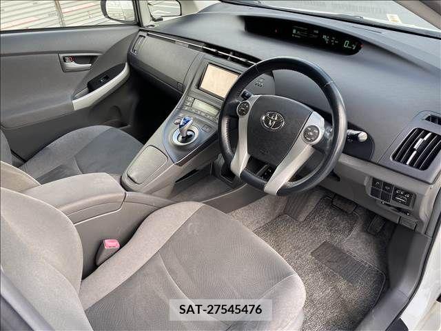 Toyota PRIUS 2011-12 220610-6
