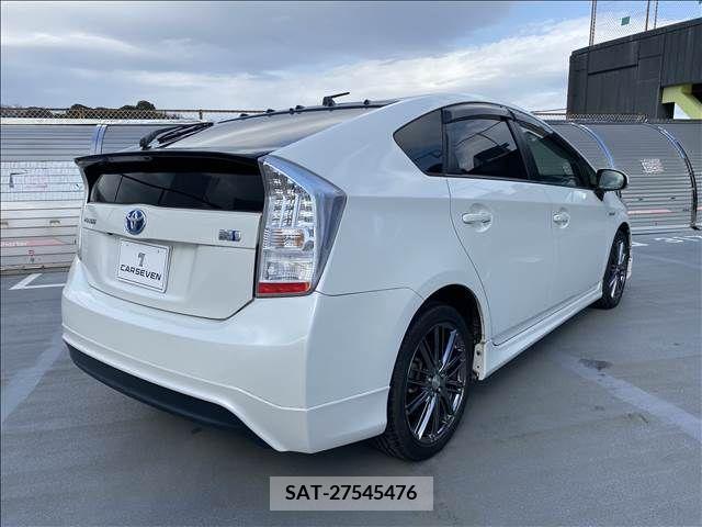 Toyota PRIUS 2011-12 220610-3