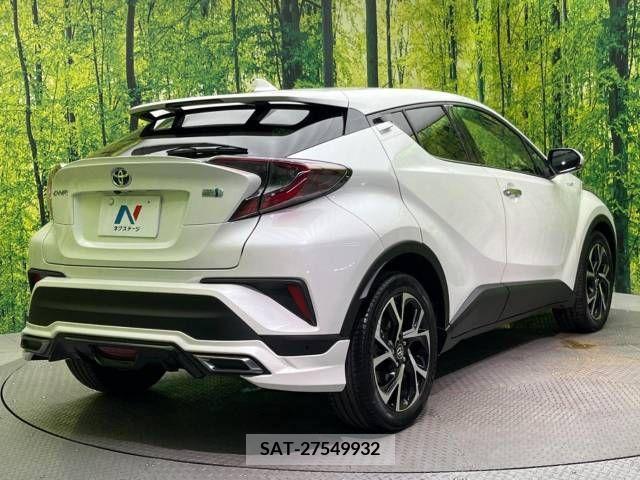 Toyota C-HR 2017-11 344270-17