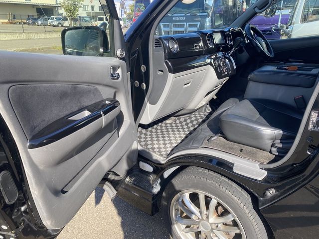 Nissan NV350 Caravan 2014-03 192585-13