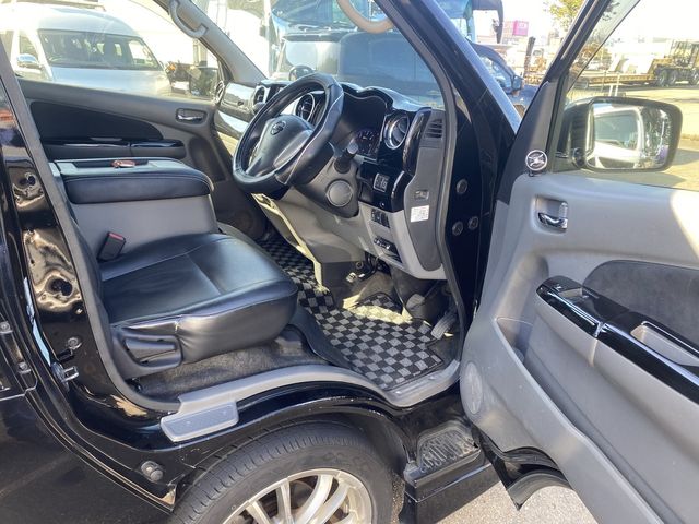 Nissan NV350 Caravan 2014-03 192585-9