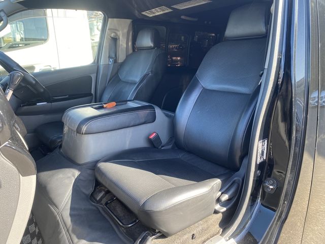 Nissan NV350 Caravan 2014-03 192585-12