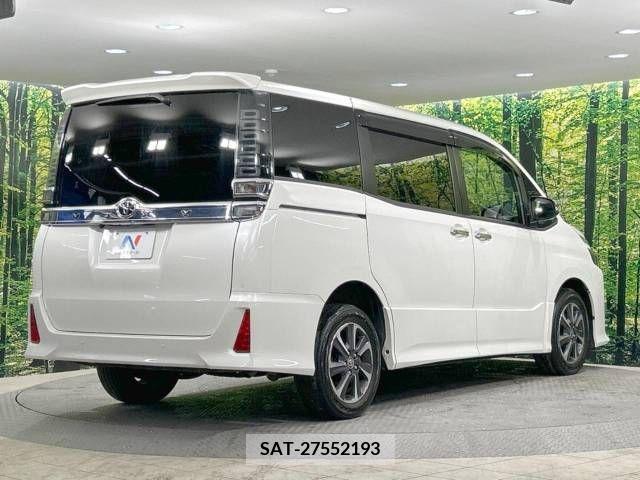 Toyota VOXY 2021-05 237586-17
