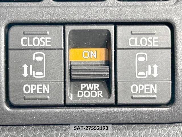 Toyota VOXY 2021-05 237586-5