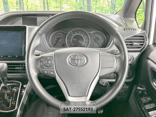 Toyota VOXY 2021-05 237586-11