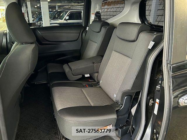 Toyota SIENTA 2019-03 330444-12