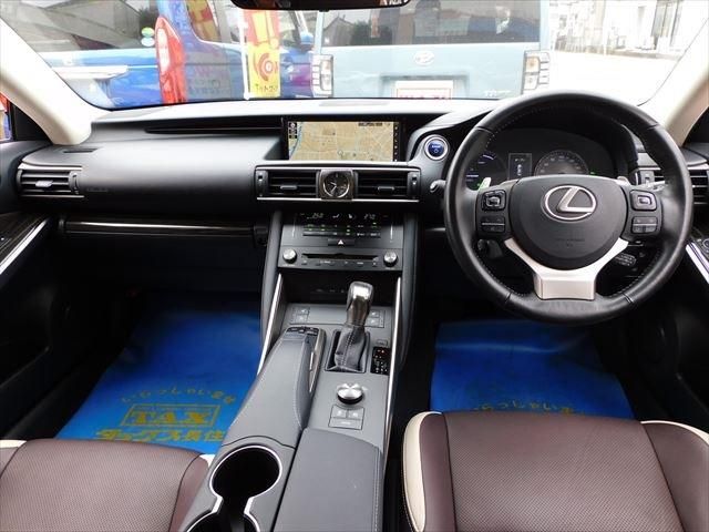 Lexus IS 2017-01 194726-11