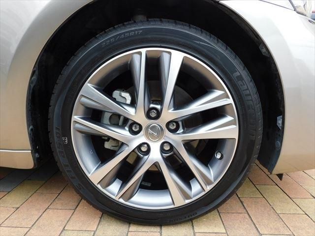 Lexus IS 2017-01 194726-7