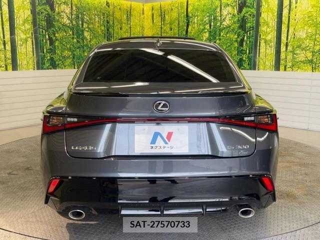 Lexus IS 2021-07 388409-15