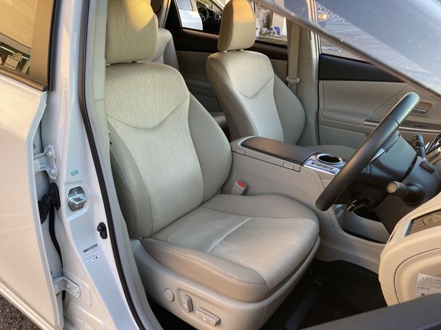 Toyota PRIUS ALPHA 2017-01 192723-5