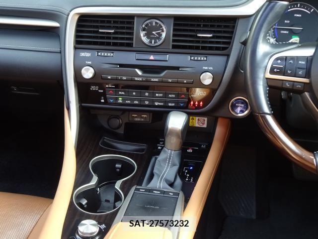 Lexus RX 2021-05 275800-16
