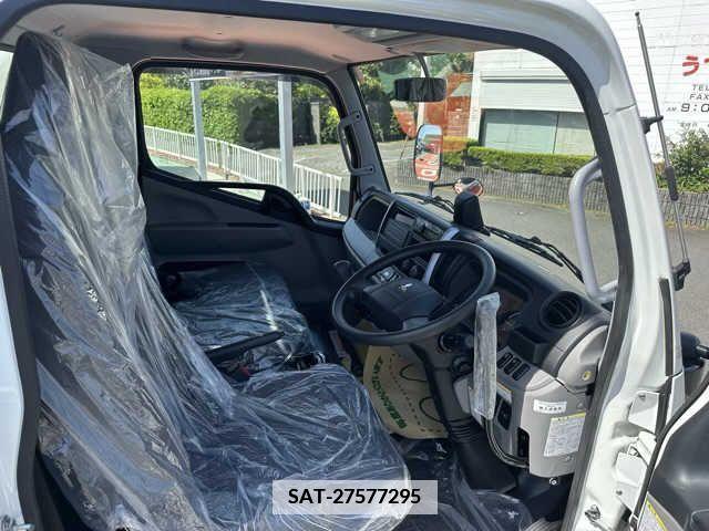 Mitsubishi CANTER 2023-08 381390-1