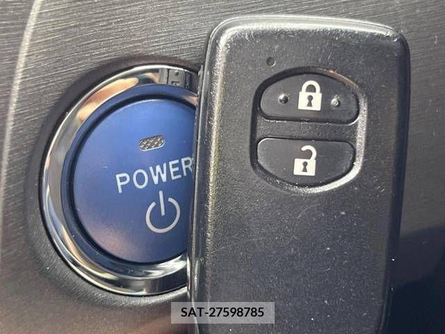 Toyota PRIUS 2012-06 322133-5